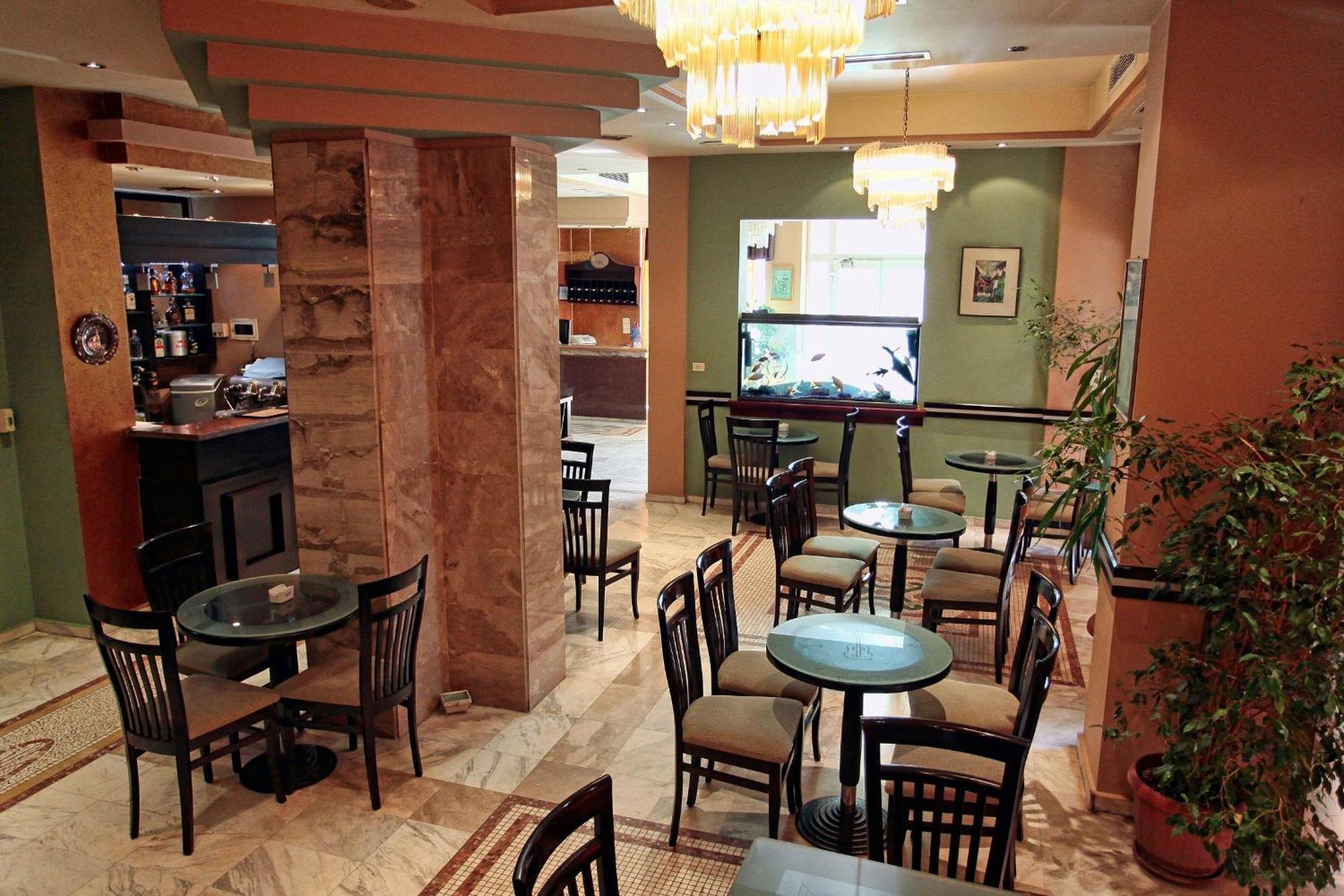 Hotel Regency كورتشي المظهر الخارجي الصورة
