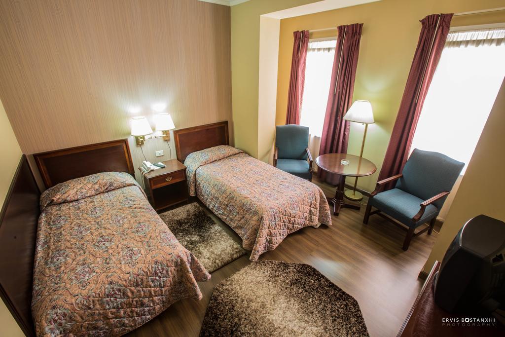 Hotel Regency كورتشي المظهر الخارجي الصورة