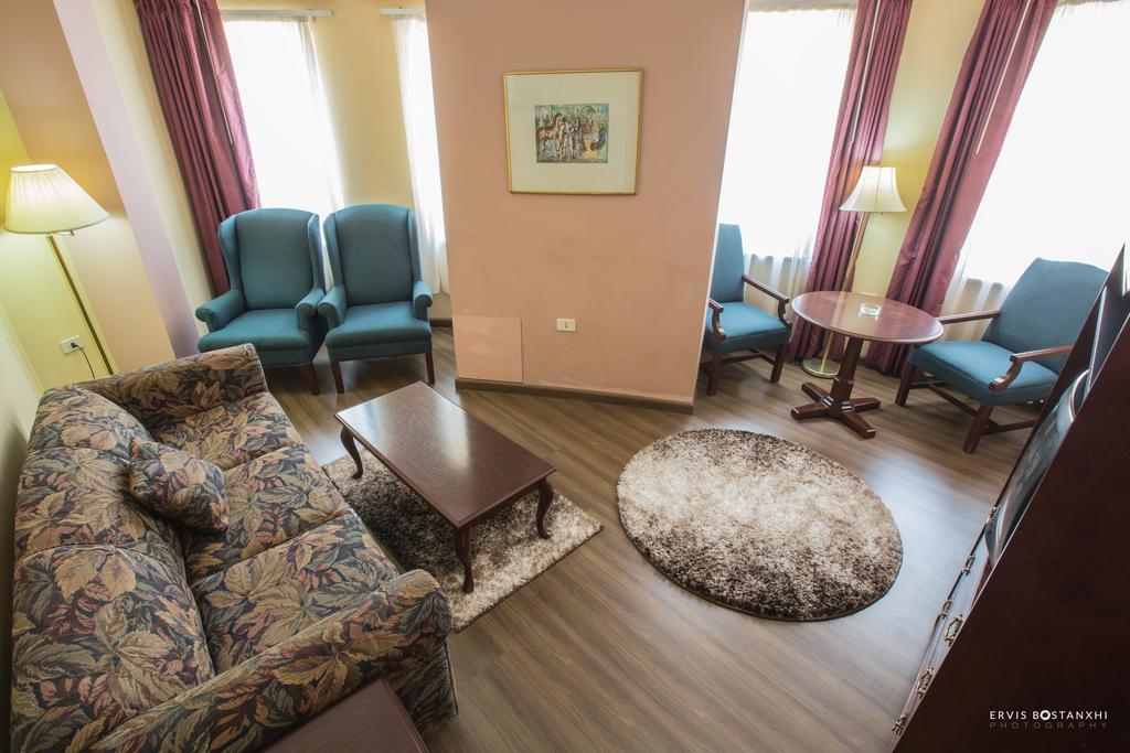 Hotel Regency كورتشي المظهر الخارجي الصورة